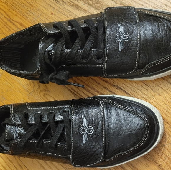 Men's Size 11 Sneakers - Picture 3 of 7